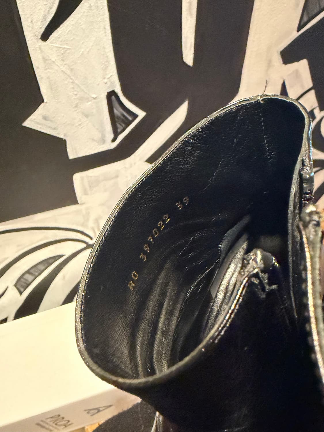 생로랑 15fw 프렌치 힐 부츠 상품이미지6