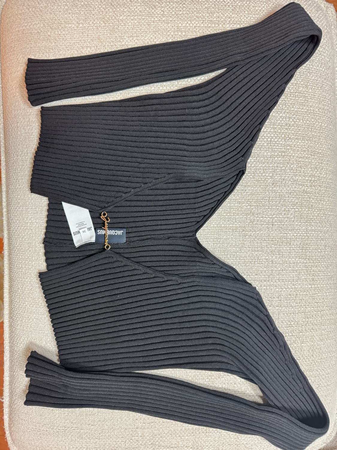 자크뮈스 라 마이어 프라루 크롭 가디건 블랙 38 상품이미지4