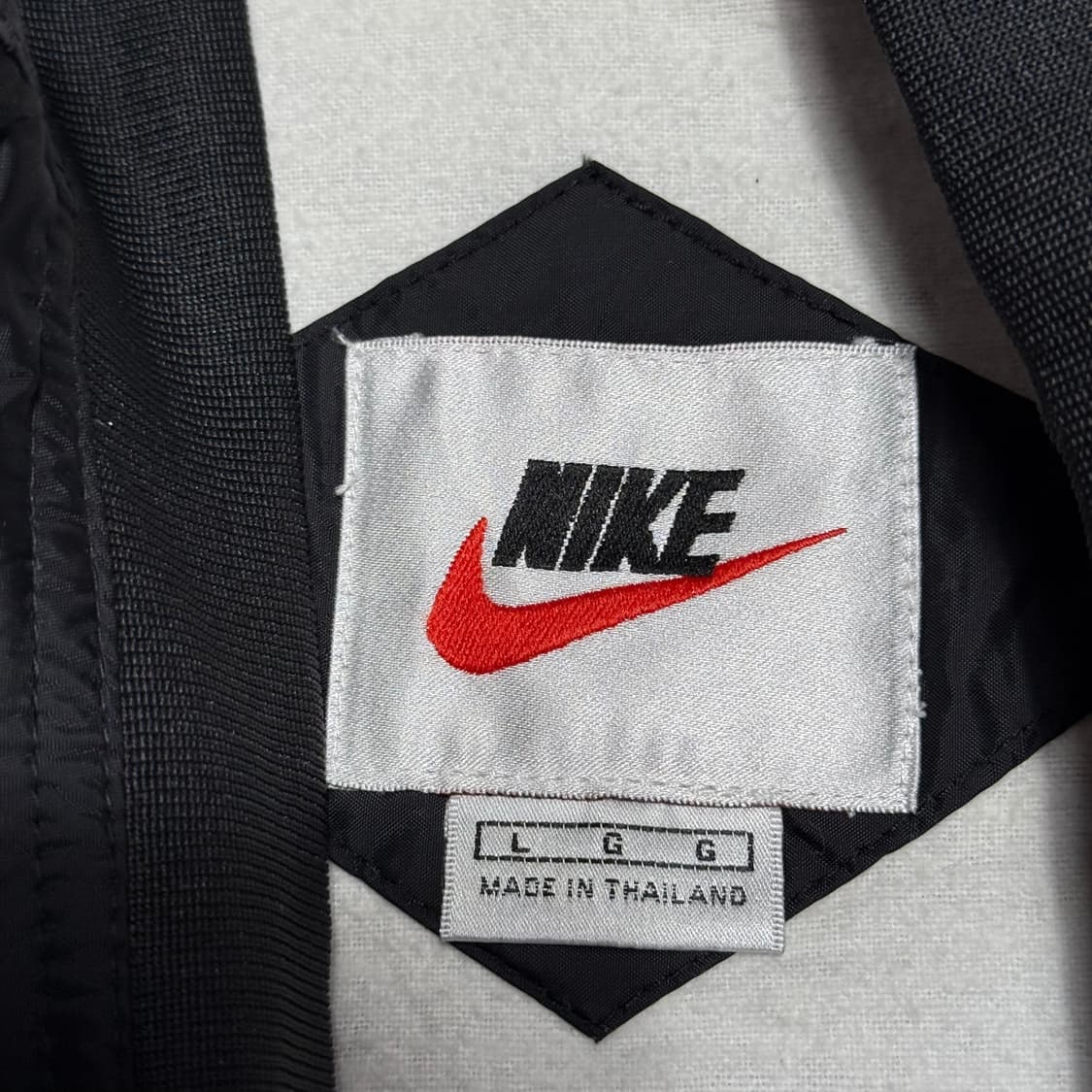 L 나이키 미드 스우시 블랙 웜업 상품이미지4