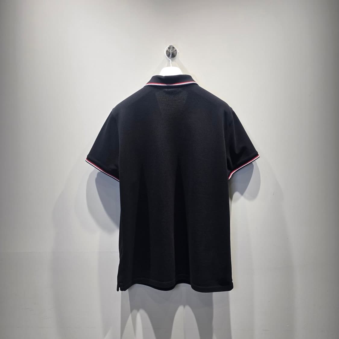 [중고/정품] 몽클레어 와펜 패치 폴로셔츠 XXL 상품이미지2