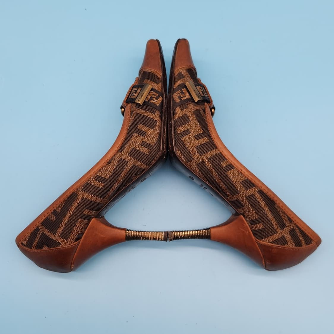 ooo 펜디 캔버스 여성힐36 230 굽9 상품이미지5