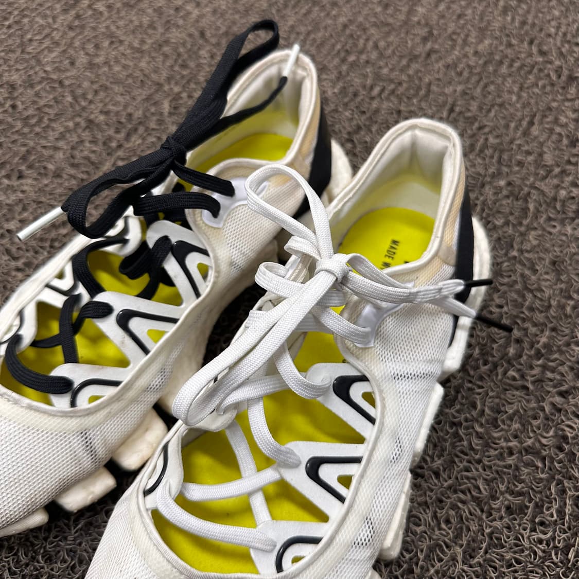 아디다스 X 스텔라맥카트니 클라이마쿨 벤토 여성 러닝화 235 상품이미지3