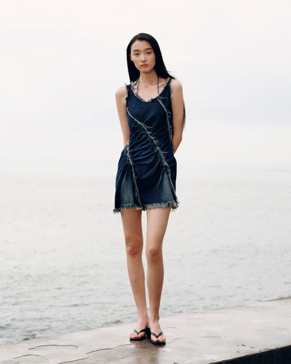 [S] 폰더러 STORM SMOCKED DENIM DRESS S25WDD 상품이미지4
