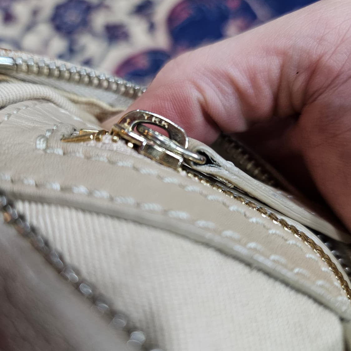 지방시 미니 판도라 큐브 크로스백 24 x 11 x 11 size 상품이미지9