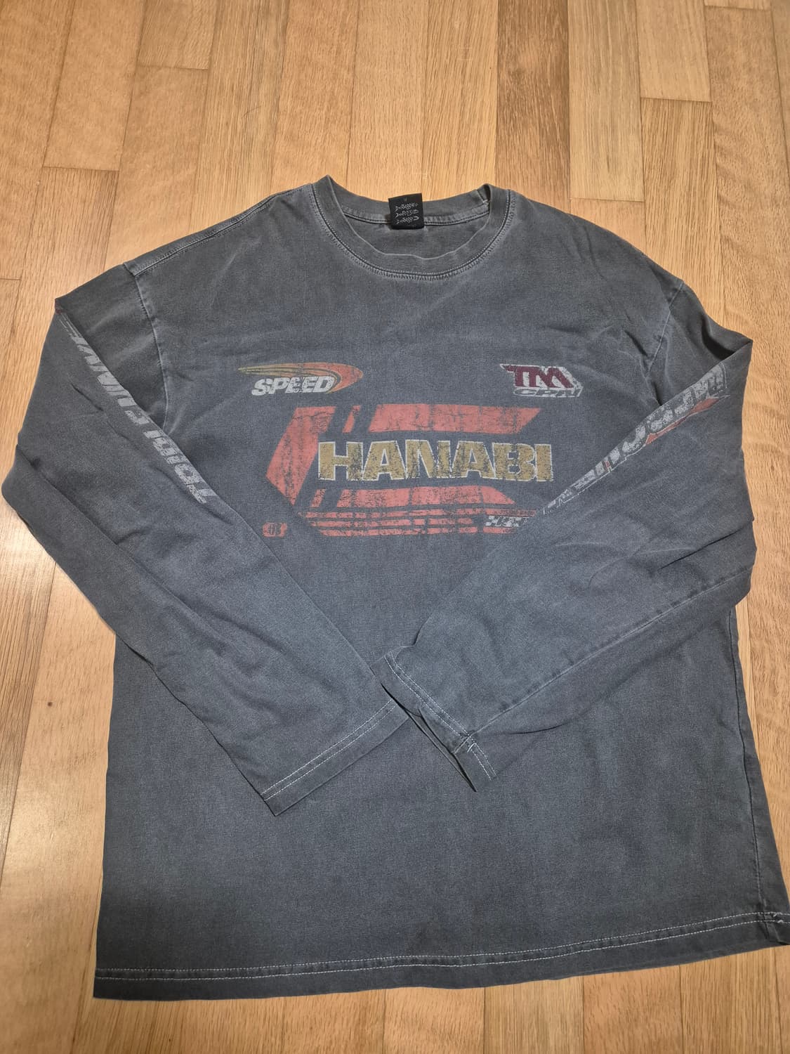 꼼파뇨 HANABI RACING 피그먼트 롱슬리브 스모크블랙 티 상품이미지4