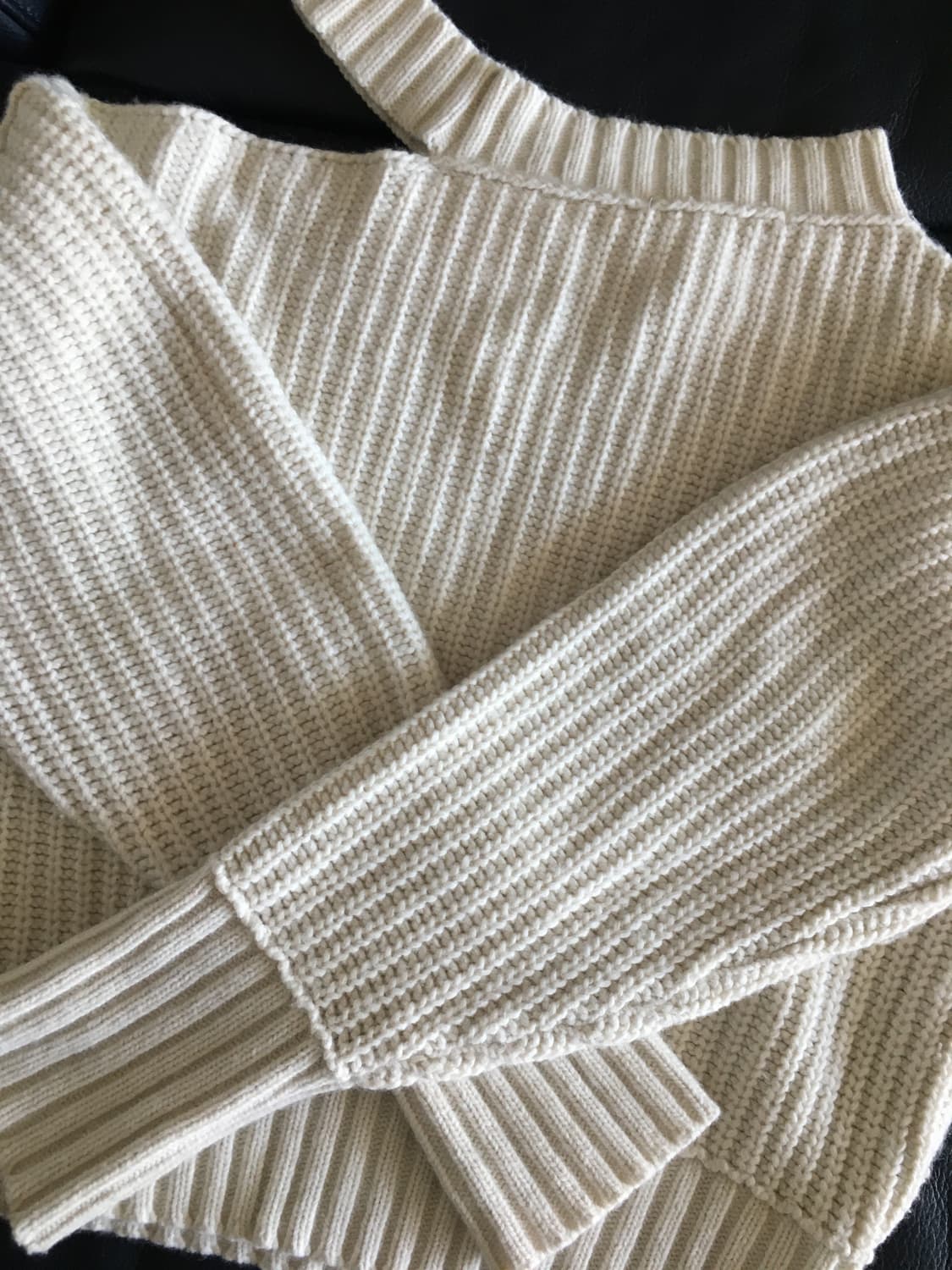 보헤미안서울 브이컷 니트 아이보리 상품이미지3