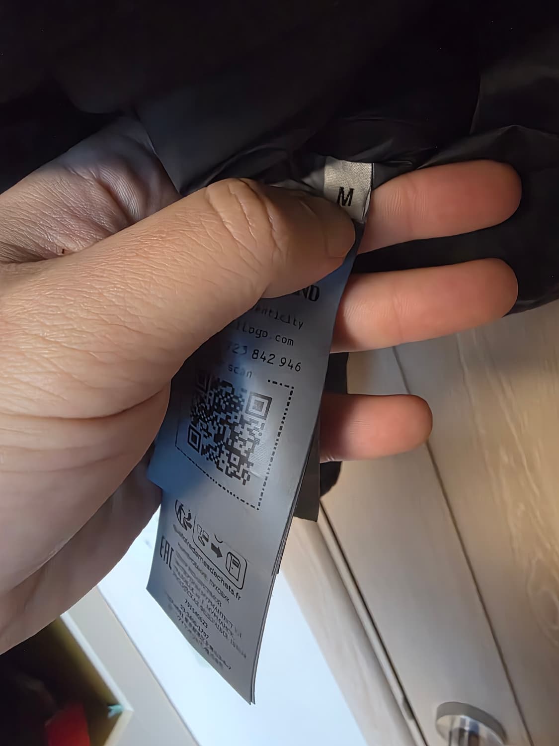 [23FW] 스톤아일랜드 크링클랩스 논후드 블랙 숏 다운 패딩 M사이즈 상품이미지8