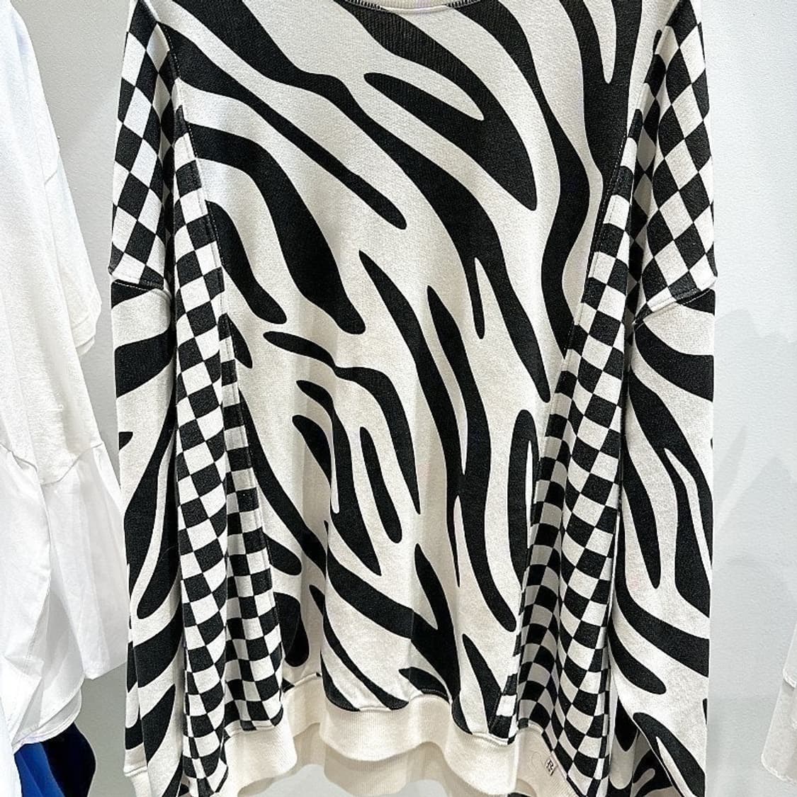 (정품/새상품) R13 알써틴 여성 체크 블랙 화이트 오버핏 맨투맨 상품이미지2