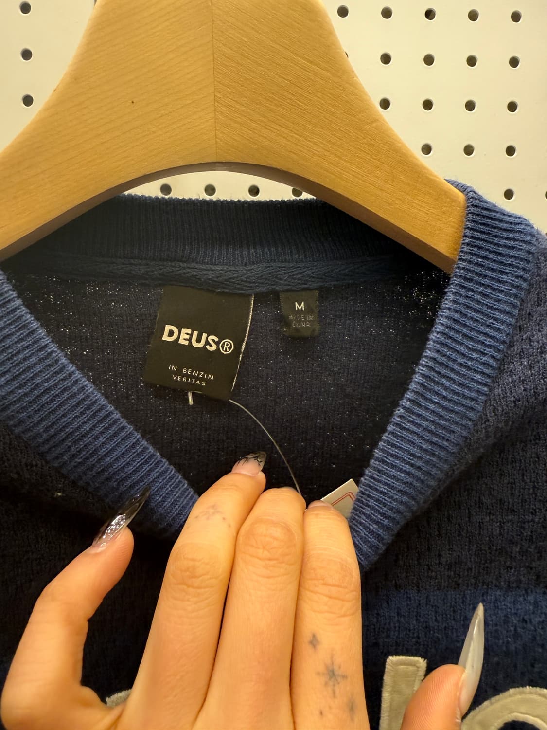 데우스 엑스 마키나 커스텀 로고 니트 스웨터 U952 상품이미지5