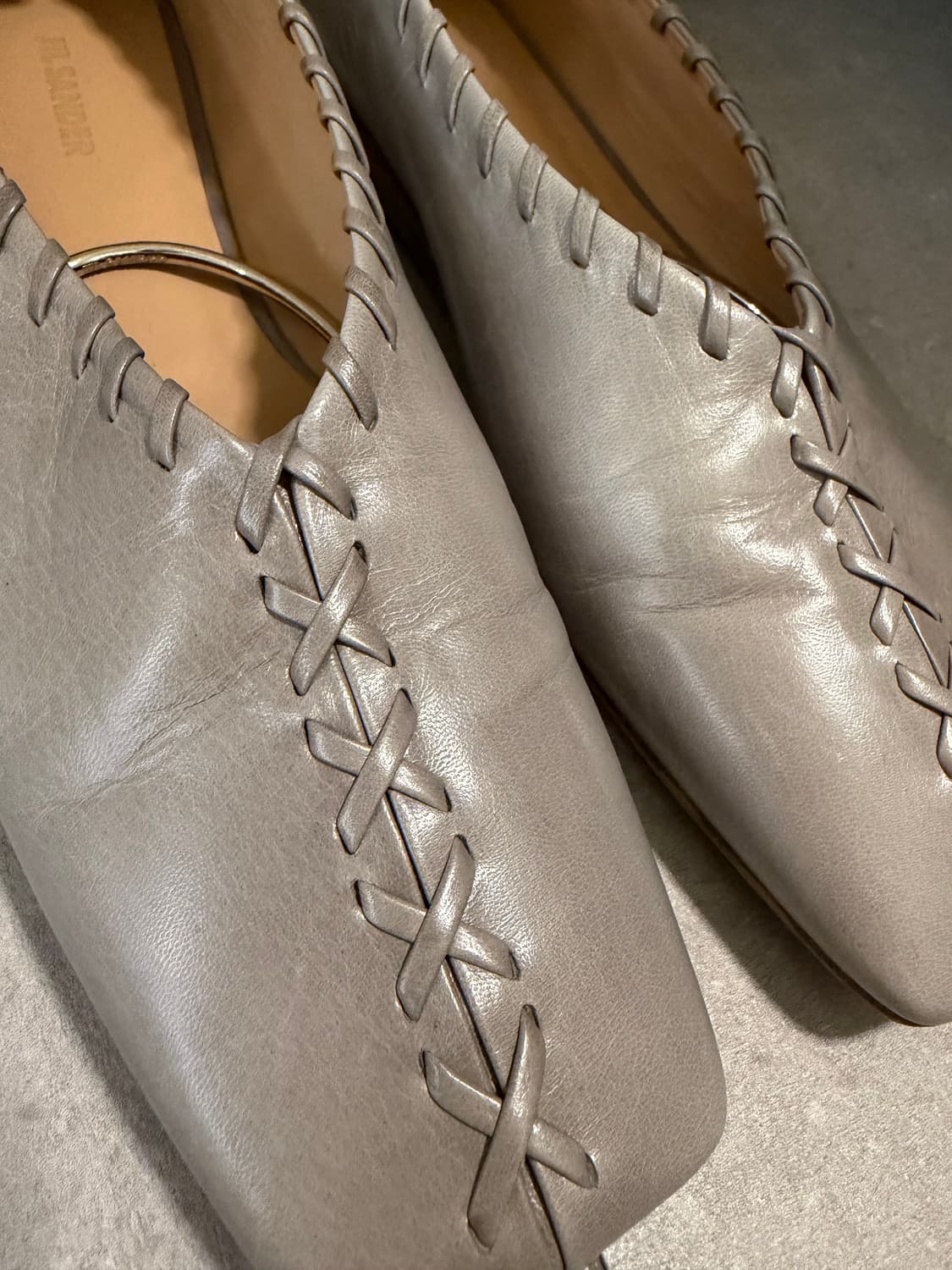 질샌더 흽스티치 앵클릿 발레리나 플랫슈즈/ 그레이색상 상품이미지6