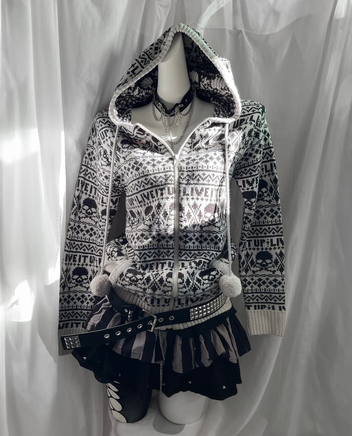 스컬 그레이 니트 집업 상품이미지1