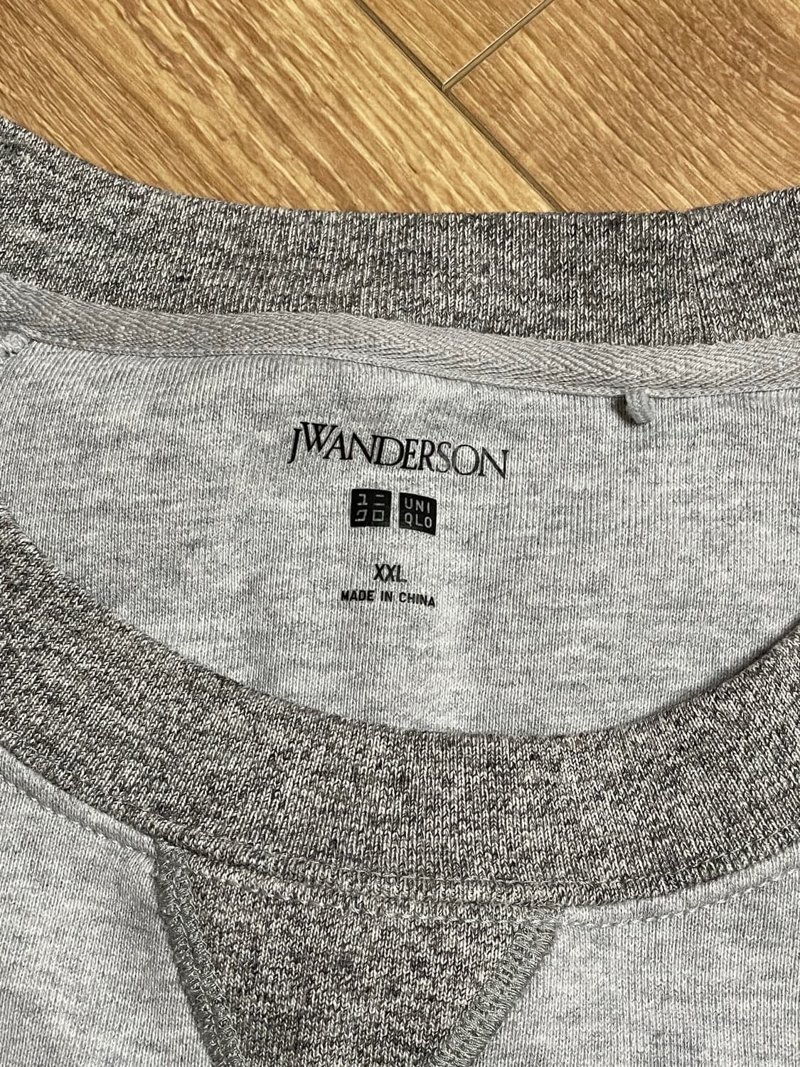 유니클로 jwa 23 스웨트셔츠 상품이미지2