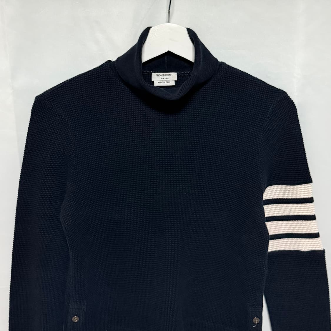 [S+급/36] 톰브라운 터틀넥 목폴라 여성 니트 네이비 상품이미지3
