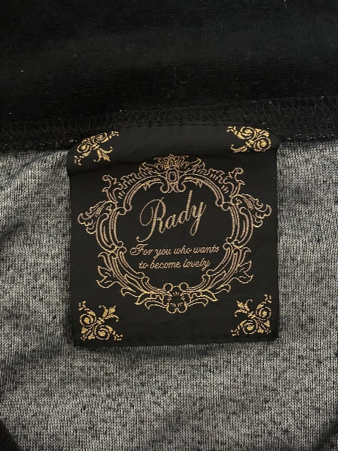 라디, 쥬시꾸뛰르 슬림핏 벨벳 후드집업 갸루 상품이미지5