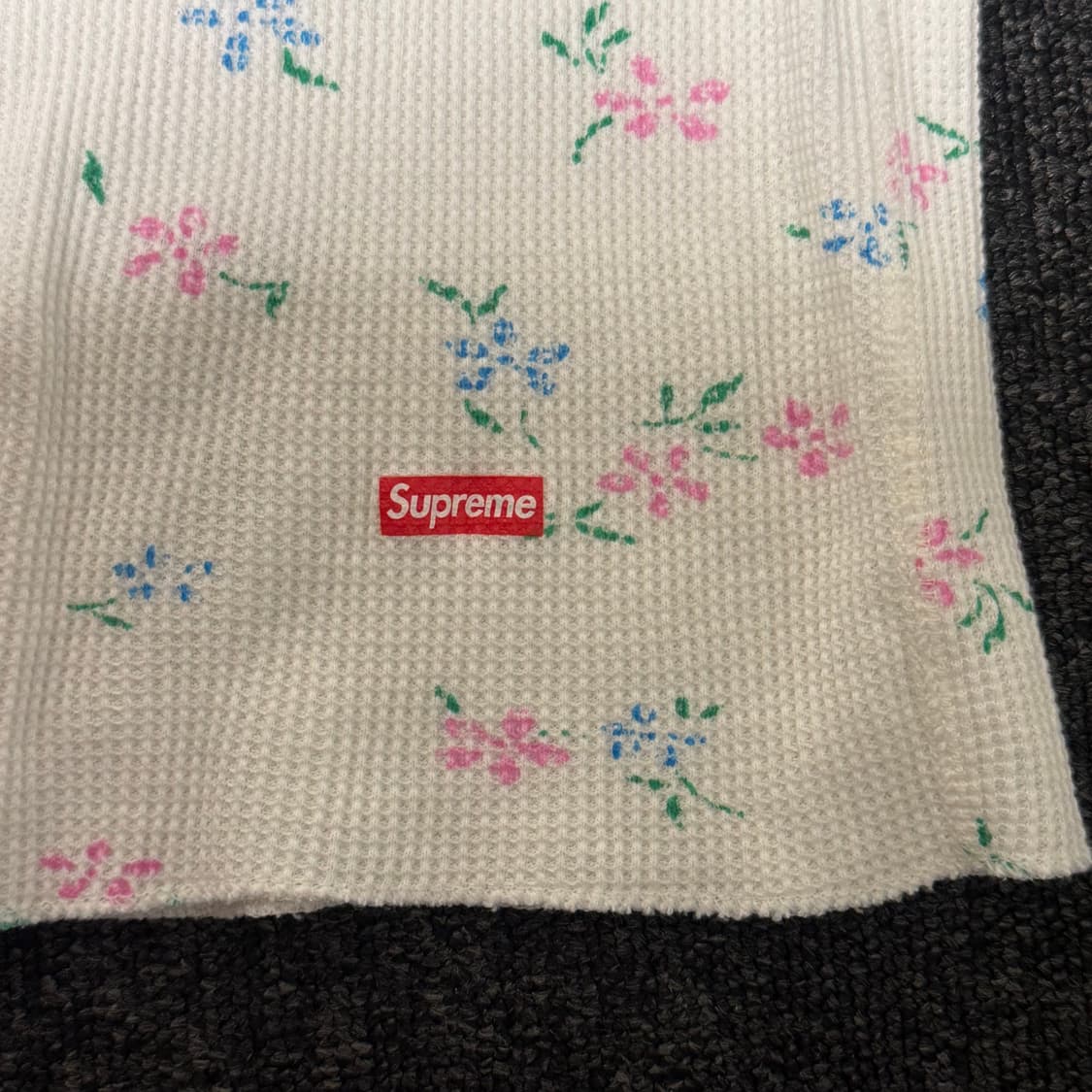 [XL] 슈프림 헤인즈 본즈 써멀 크루 플로럴 (1개입) - 25FW 상품이미지4