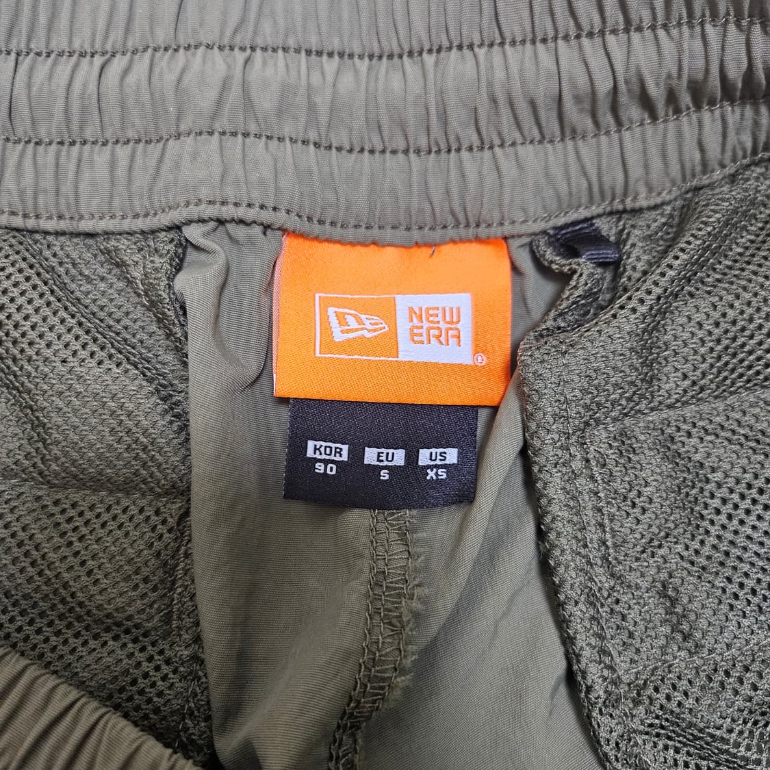 (실착1회) 뉴에라 카고반바지 나일론 카키 남여공용 S 상품이미지4