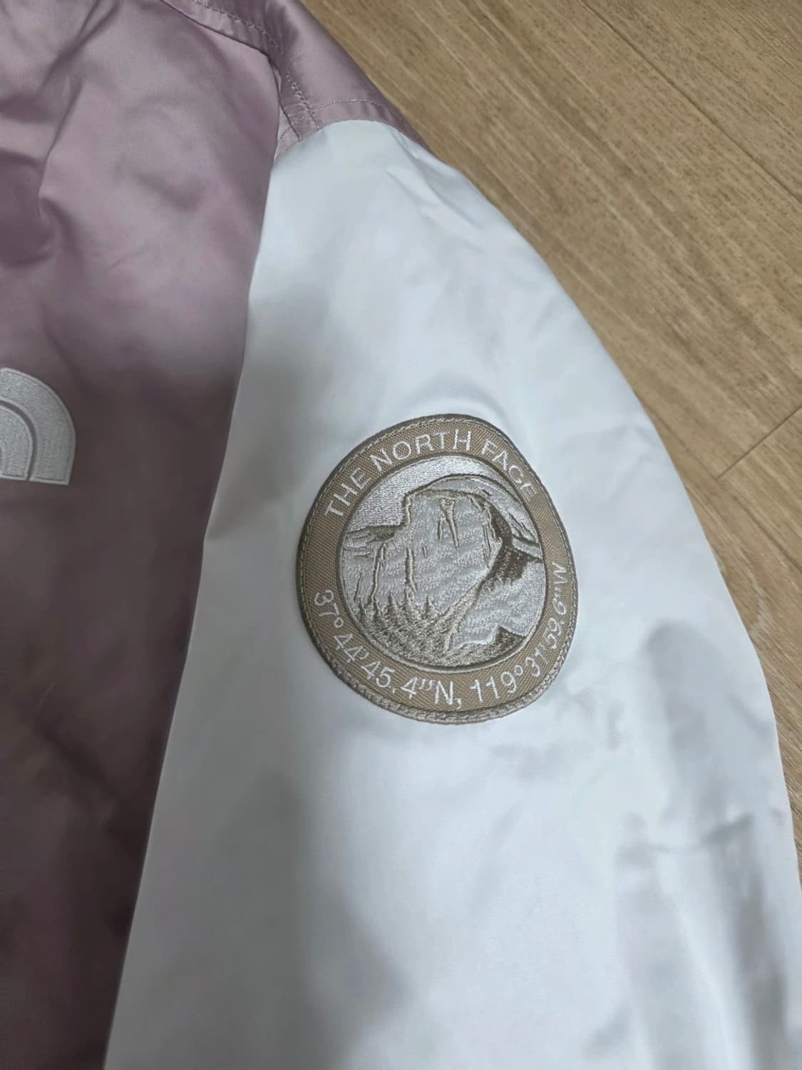 노스페이스 화이트라벨 플레이어 바시티 자켓 페일 핑크 - 24FW 상품이미지6