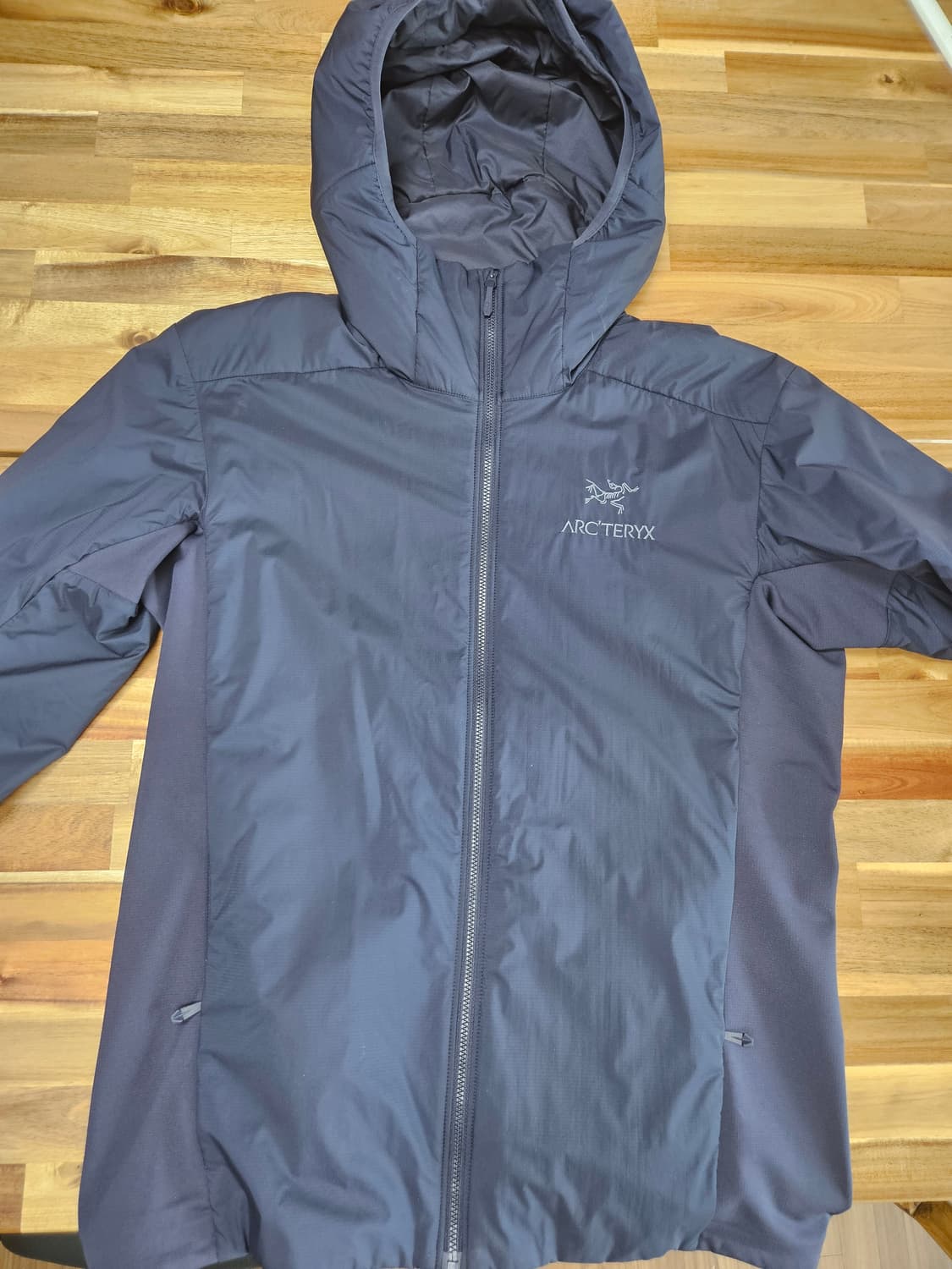 아크테릭스 아톰 후디 블랙 사파이어 상품이미지1