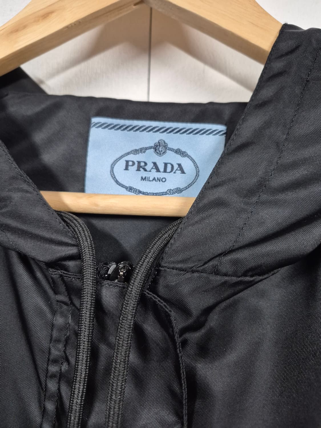 날씬77 까지 정품 프라다 나일론 방수 사파리 자켓 상품이미지4