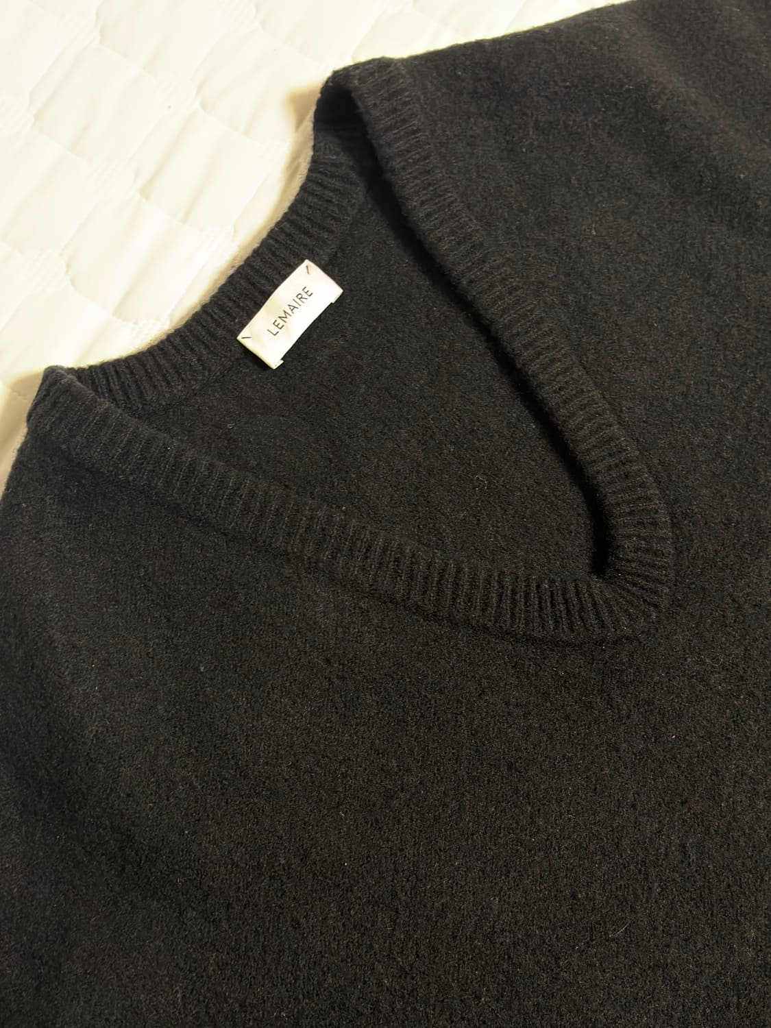 르메르 브이넥 니트 상품이미지2