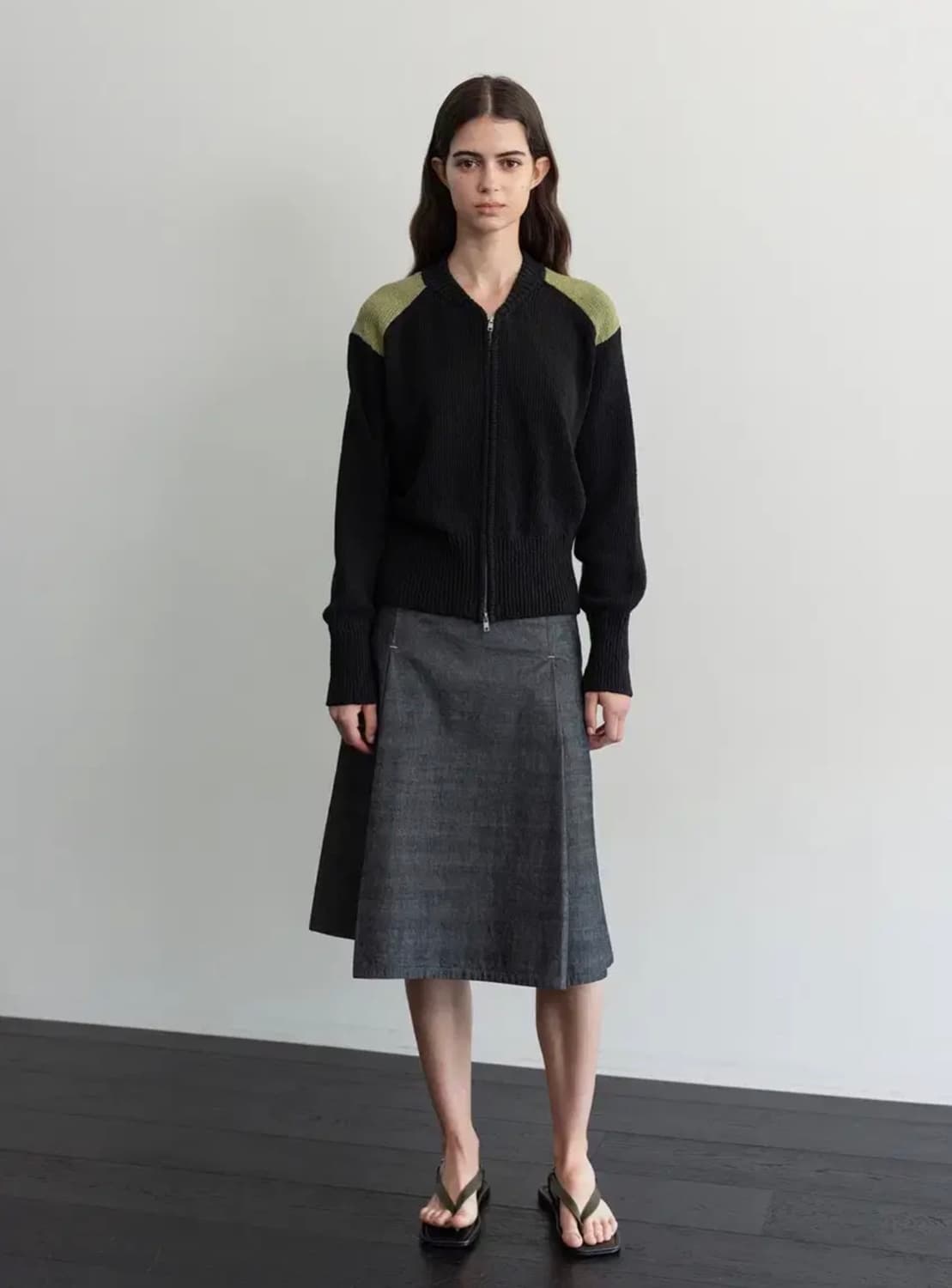 문달 Denim Pleat Skirt in Black 상품이미지1