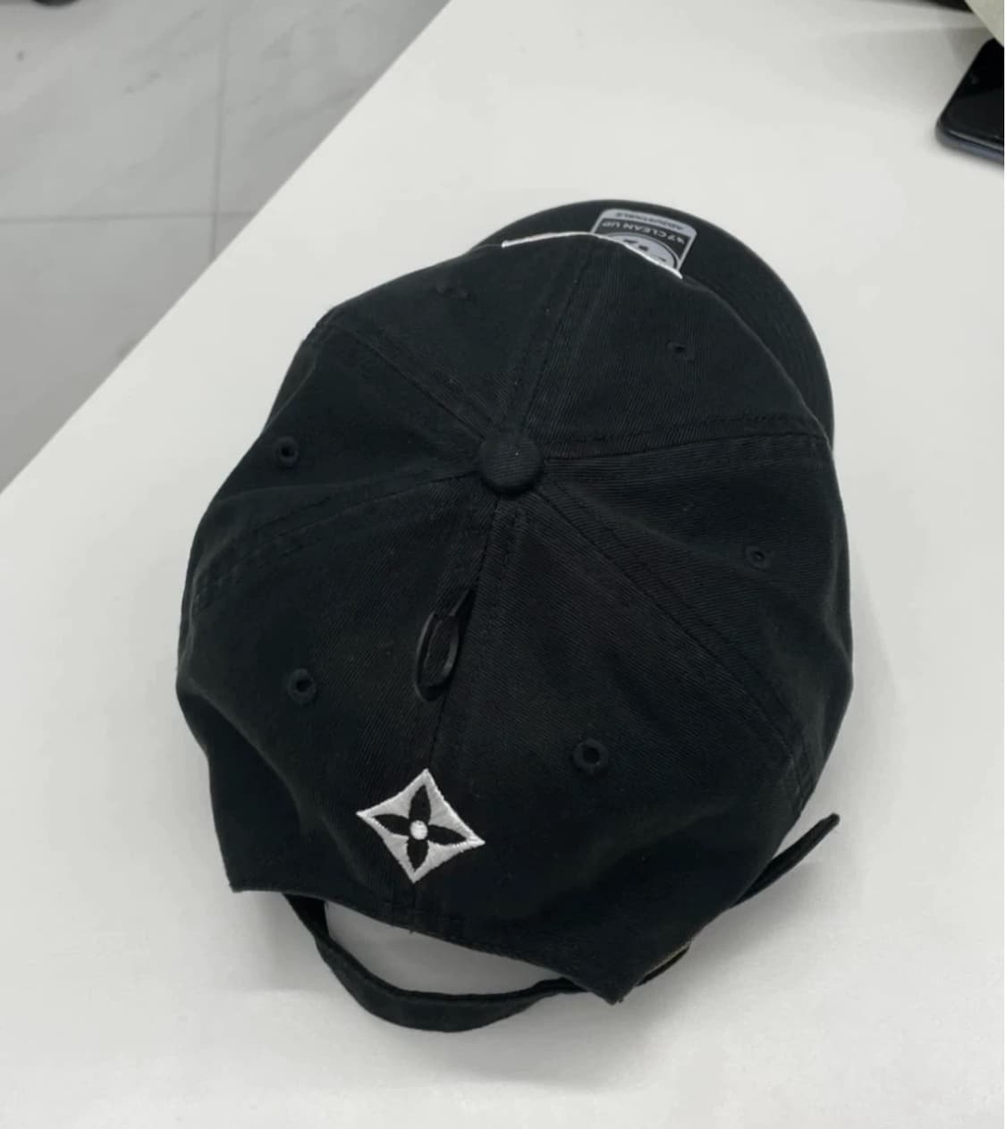 nptsss 47볼캡 루이비통 모델입니다 상품이미지2