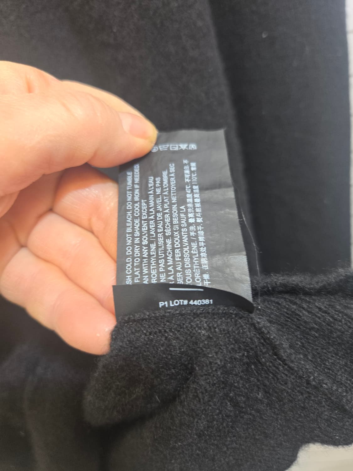 띠어리 케시미어 100블랙니트 상품이미지5