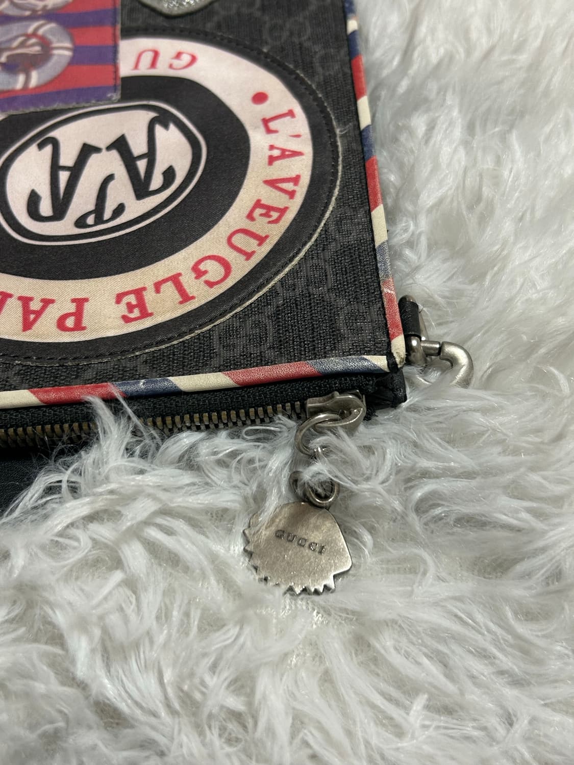 구찌 나이트 쿠리에 GG 수프림 캔버스 클러치 상품이미지3