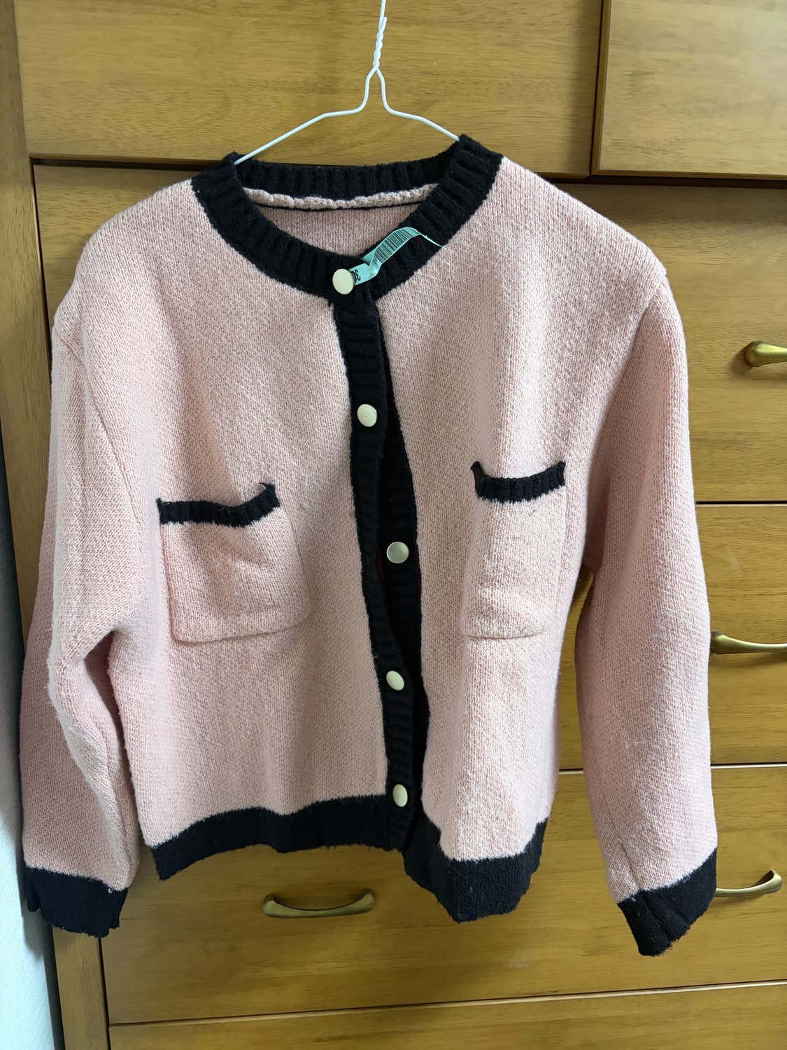 배색 라운드넥 니트 가디건 (핑크/블랙) 상품이미지1