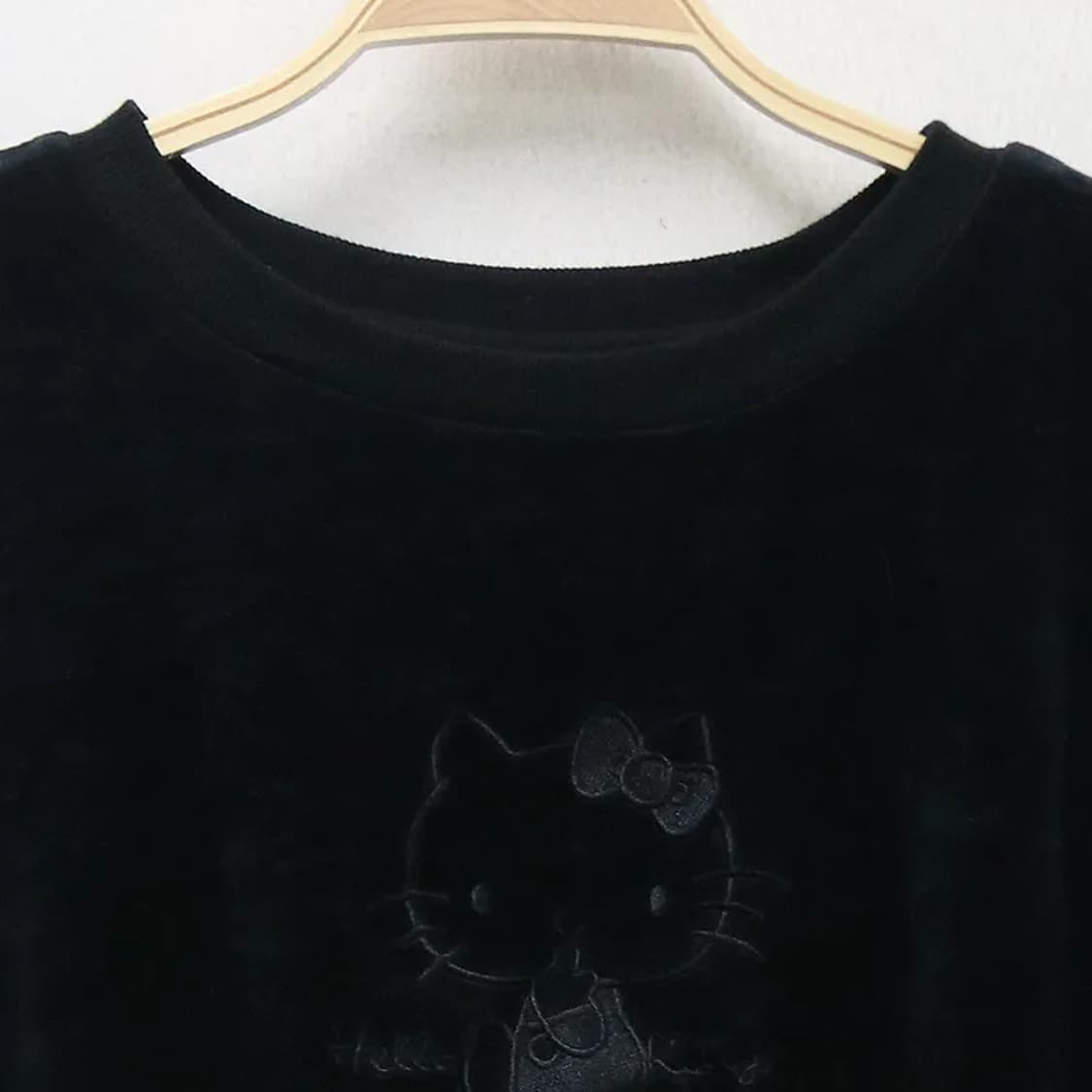 헬로키티 자수 벨벳 맨투맨 61636 상품이미지3