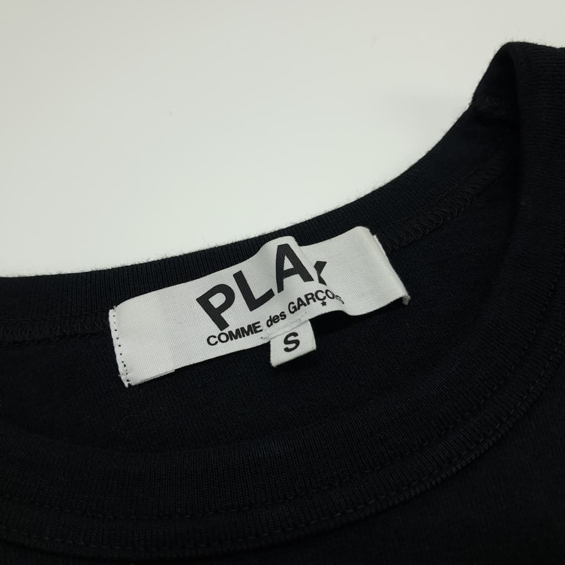 CN708 S 꼼데가르송 플레이 레드 하트 로고 긴팔 티셔츠 상품이미지4