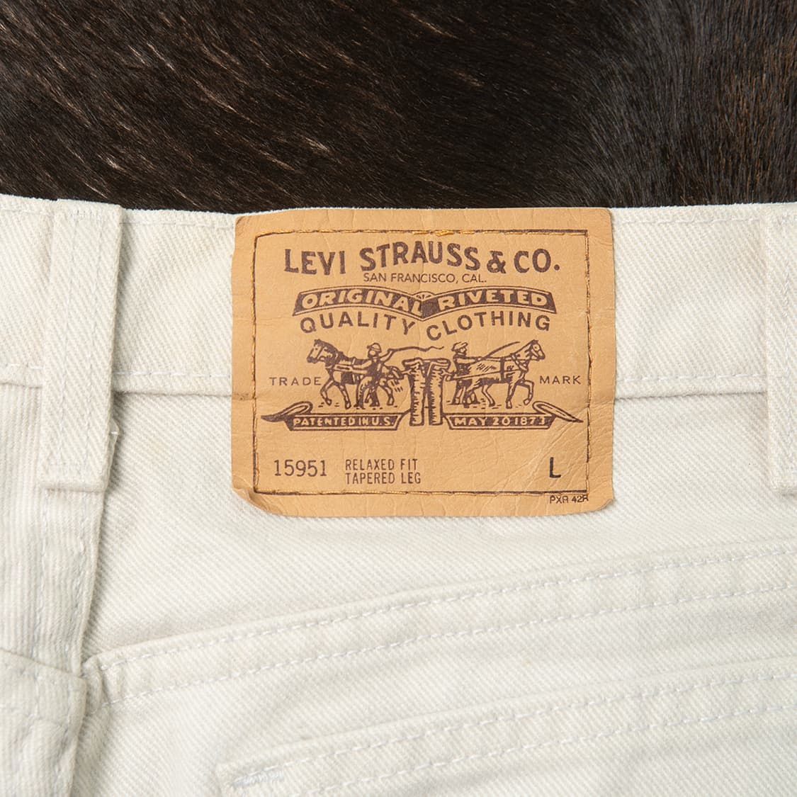 [31] 90s 리바이스 951 릴렉스드 핏 테이퍼드 레그 데님팬츠 크림 상품이미지6