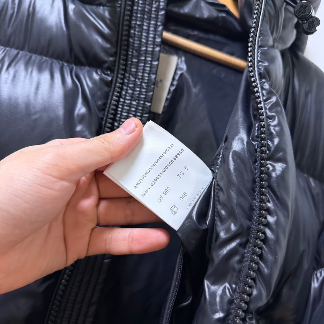 몽클레어 에크린스 유광 후드 숏패딩
5사이즈  상품이미지5