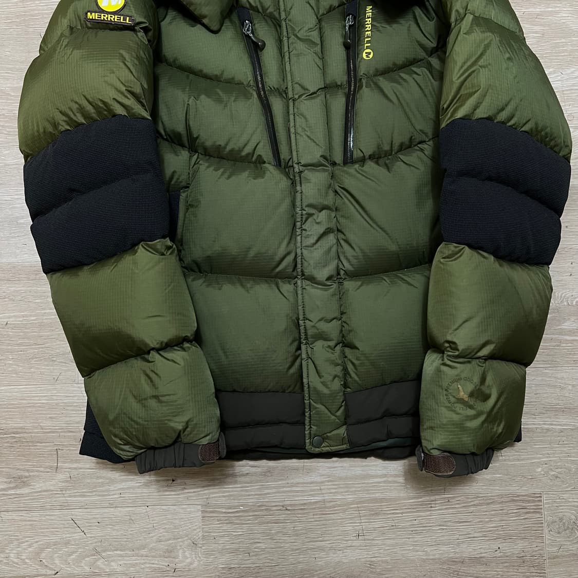 머렐 아웃도어 구스다운 로고 후드 패딩 점퍼 [카키] M/95 상품이미지3