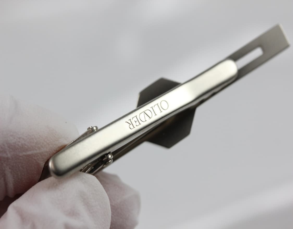 올리버 발렌티노 5.8cm A등급 퍼그 한정판 명품 넥타이핀 커프스 세트 상품이미지5