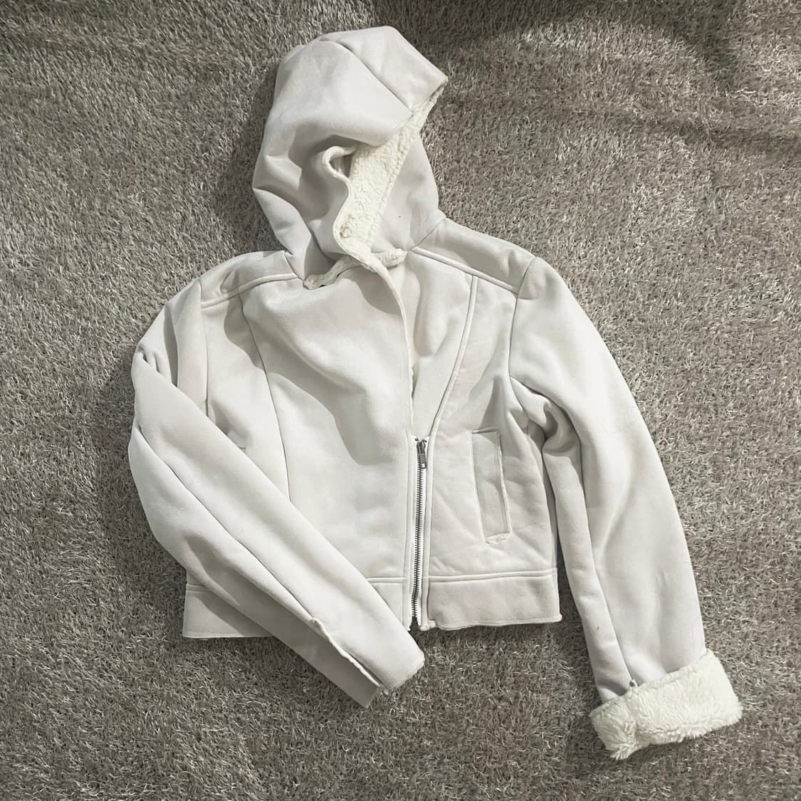 세실맥비 화이트 베이지 퍼 후드 무스탕 자켓 오네 갸루 상품이미지1