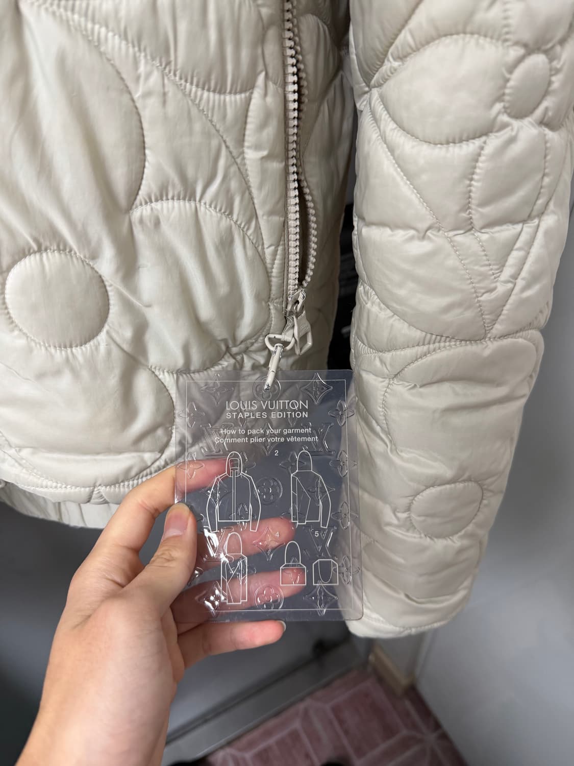 루이비통 플라워 아이보리 퀄팅 자켓 상품이미지2