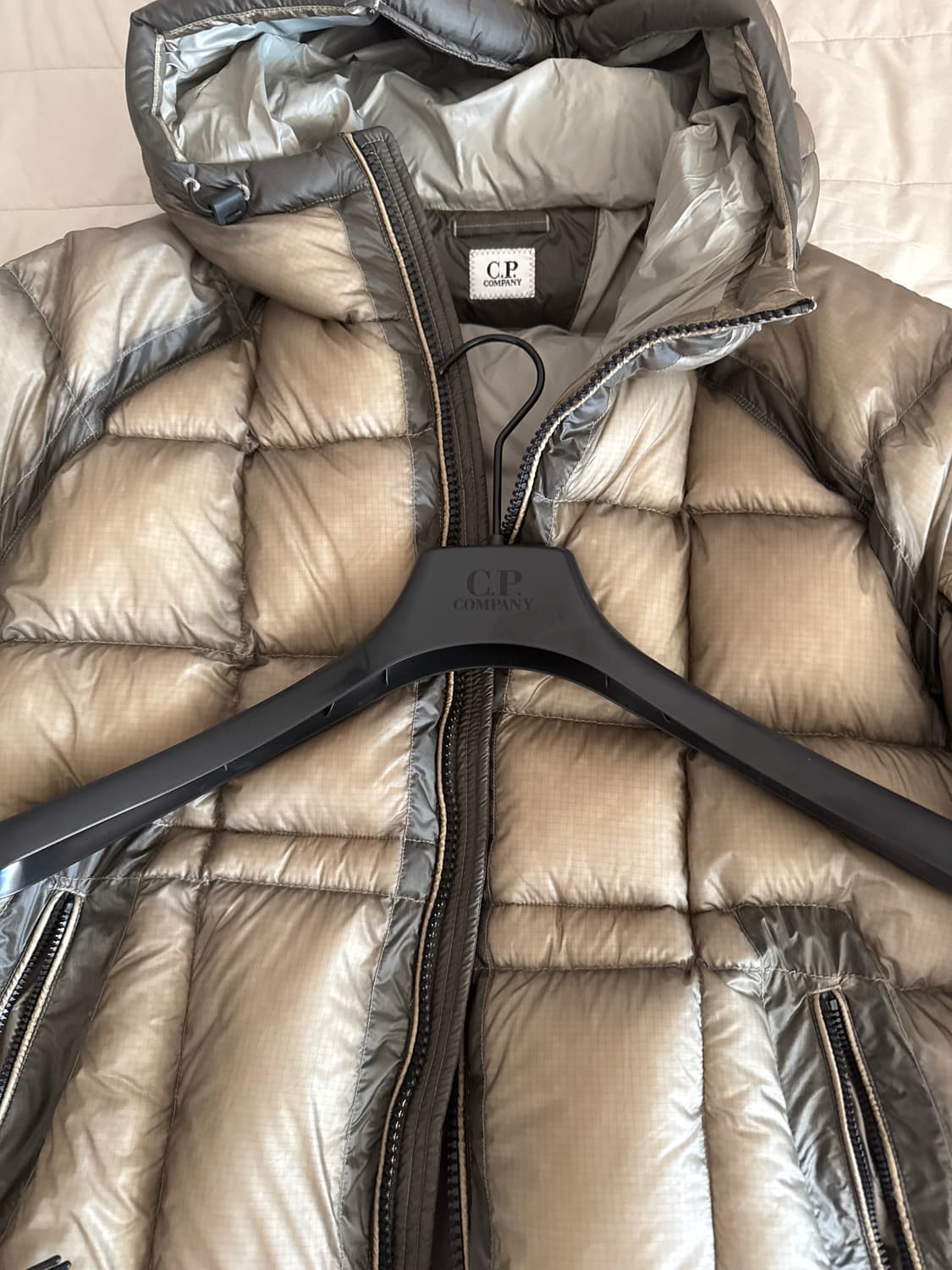 CP컴퍼니 D.D. 쉘 후드 다운 자켓 패딩 카키베이지(옷걸이 보유) 상품이미지7