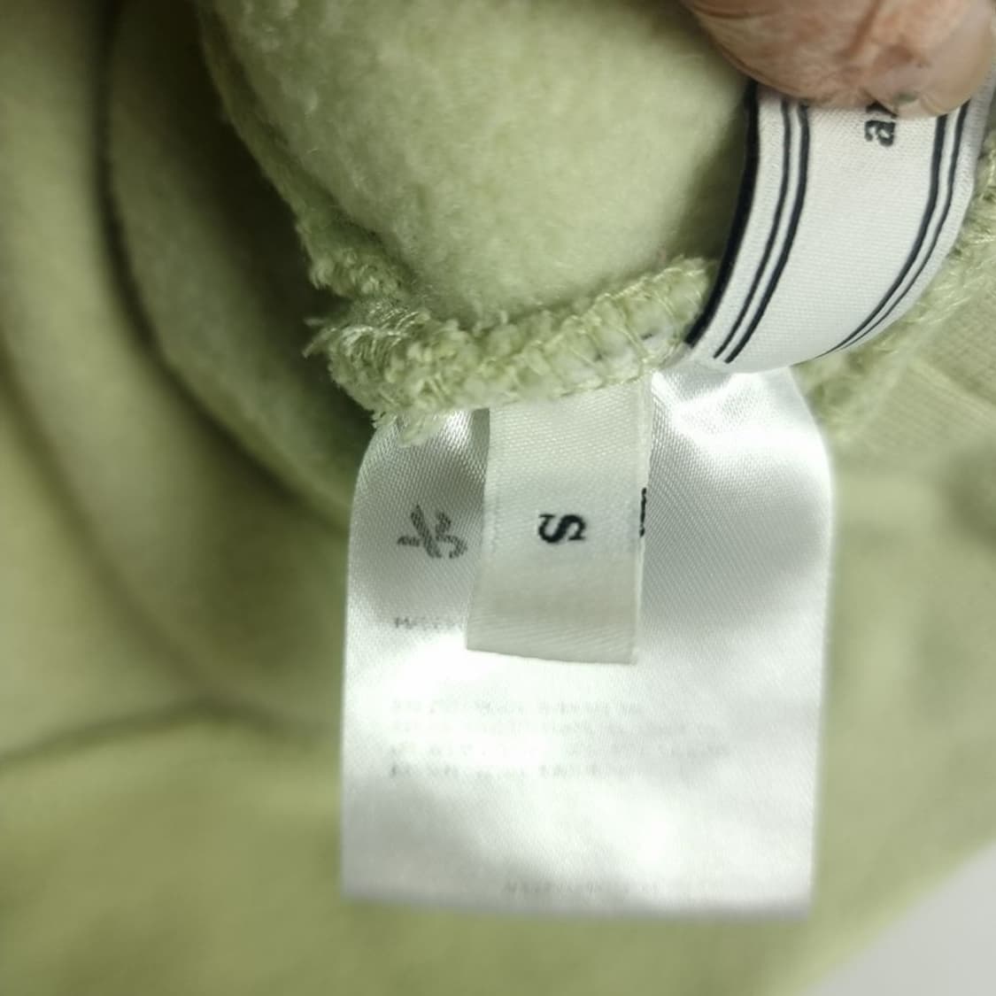 [앤더슨벨] 오버핏 크롭 언발란스 슬리브 맨투맨 M18842 상품이미지8