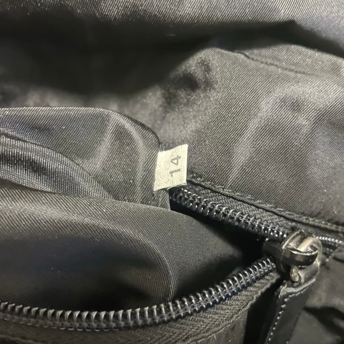 프라다 블랙 포코노 나일론 크로스백 상품이미지8