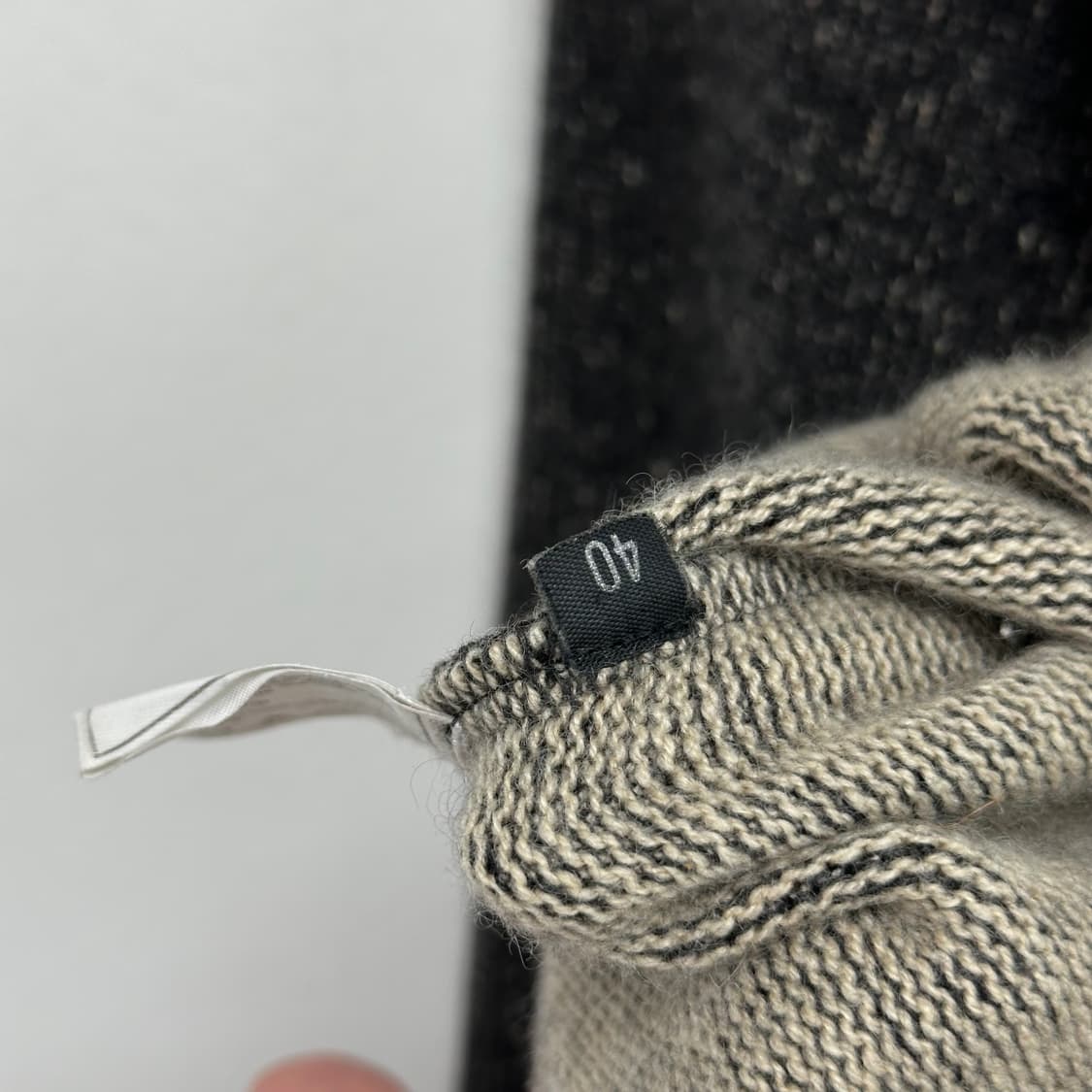 샤넬 캐시미어 로고버튼 가디건 상품이미지8