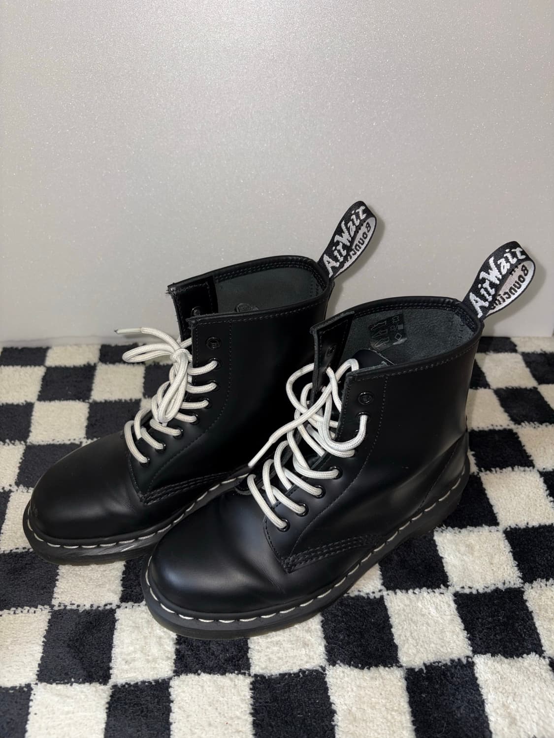 닥터마틴 1460 화이트스 티치 8홀 상품이미지1