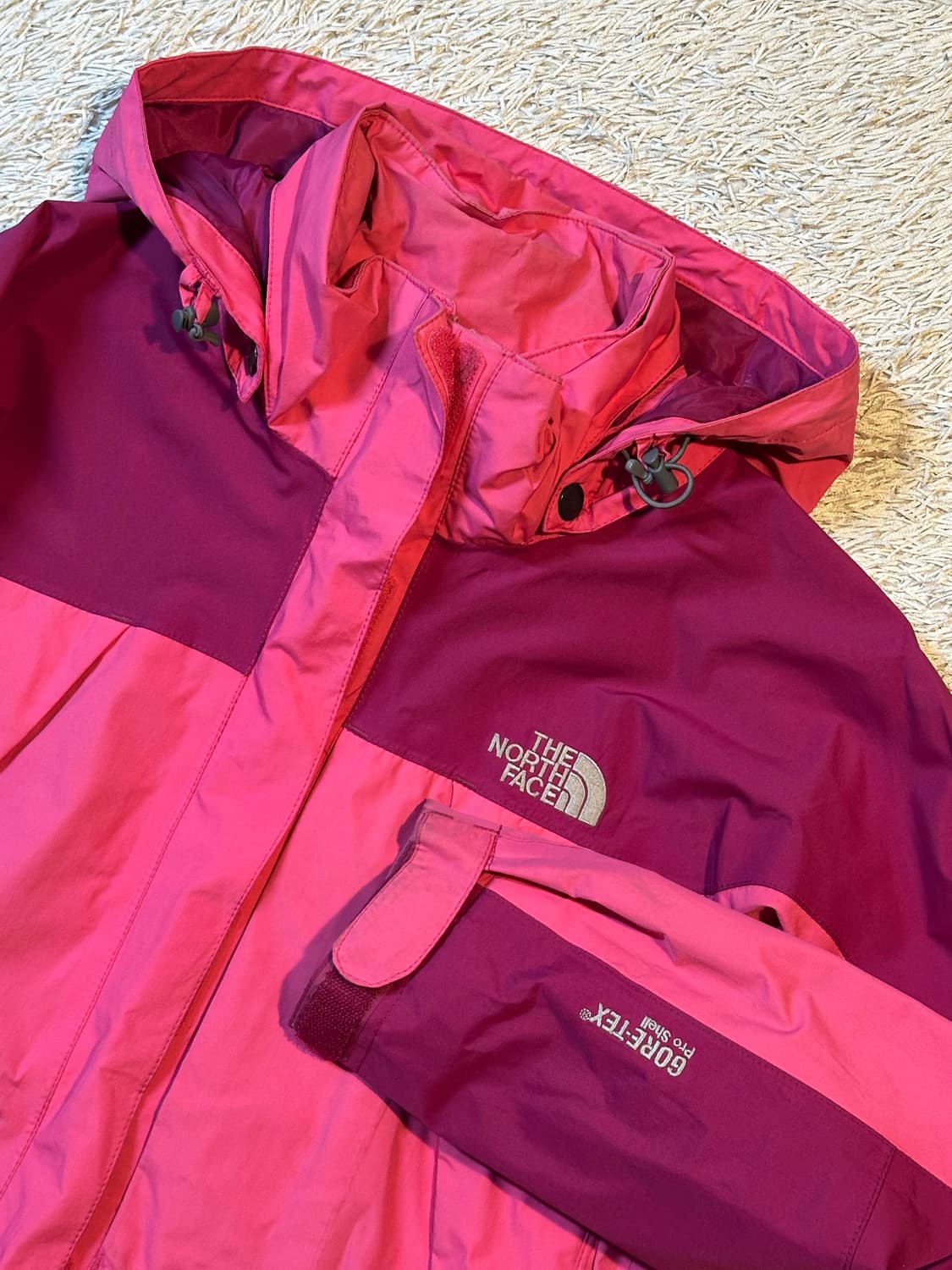 노스페이스 써밋 시리즈 고어텍스 배색 바람막이 자켓 핑크 상품이미지2