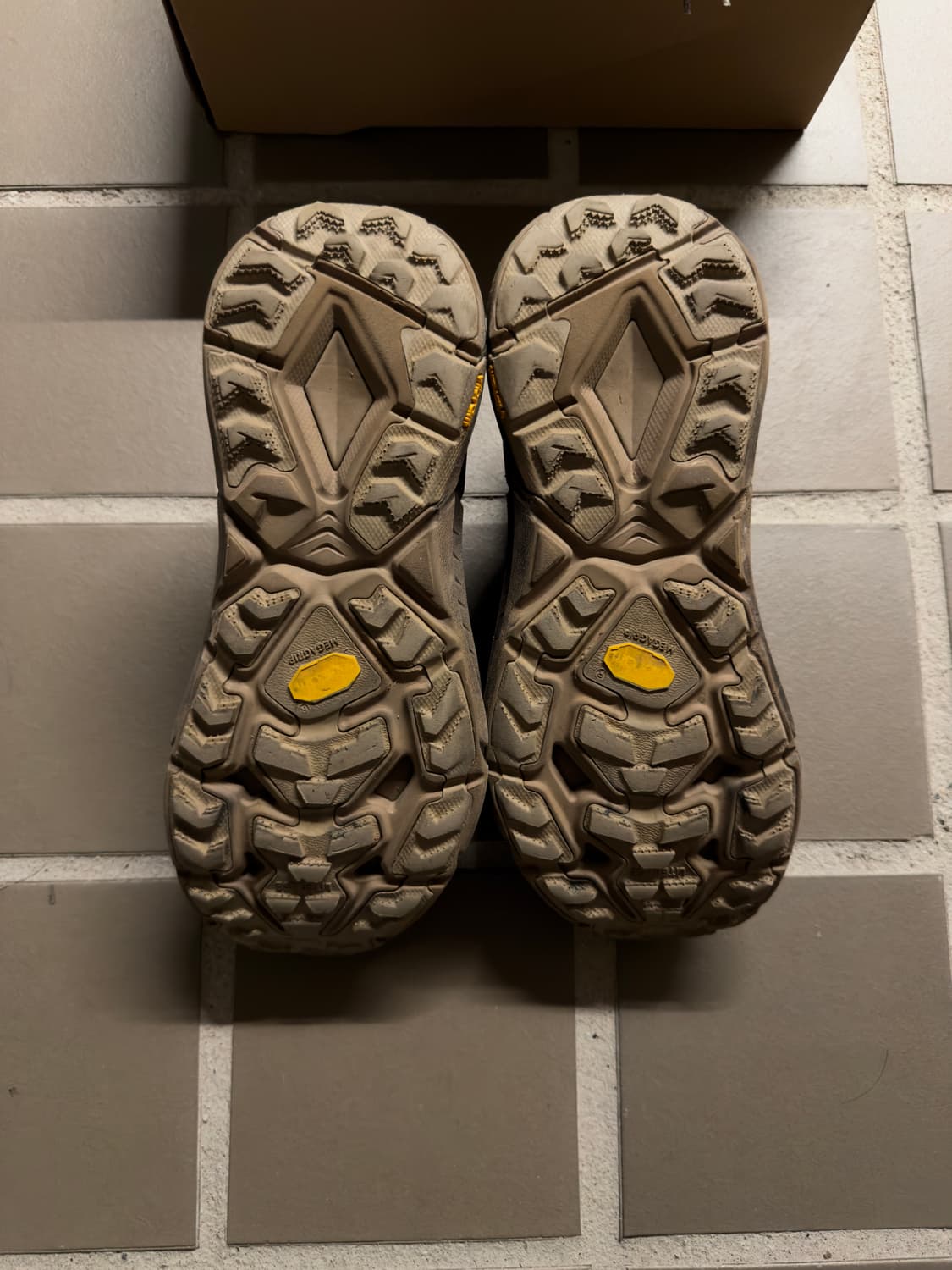 호카 새티스파이 마파테 4 라이트 러버 브라운 상품이미지5