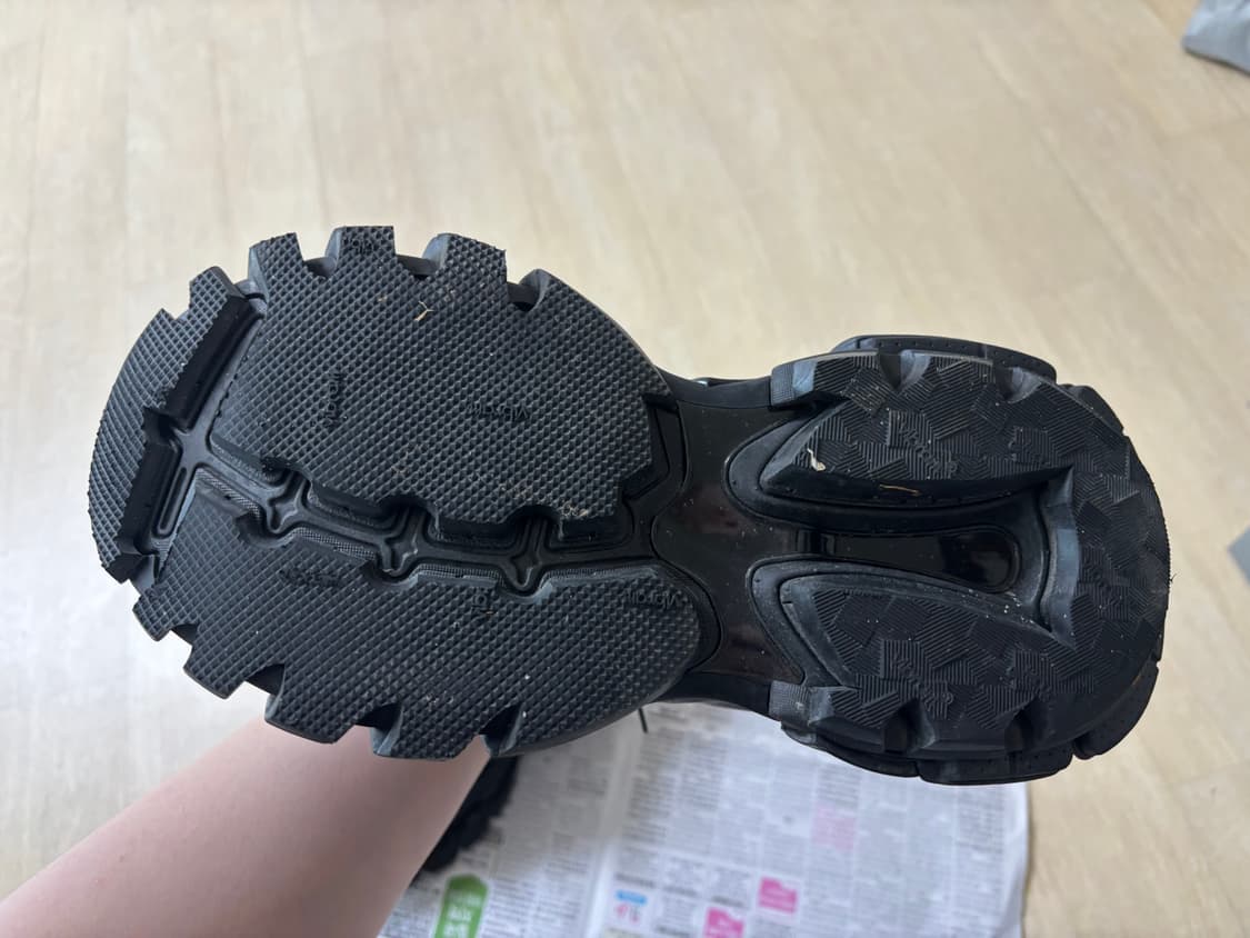 발렌시아가 트랙 슈즈 트리플 블랙 40 상품이미지3