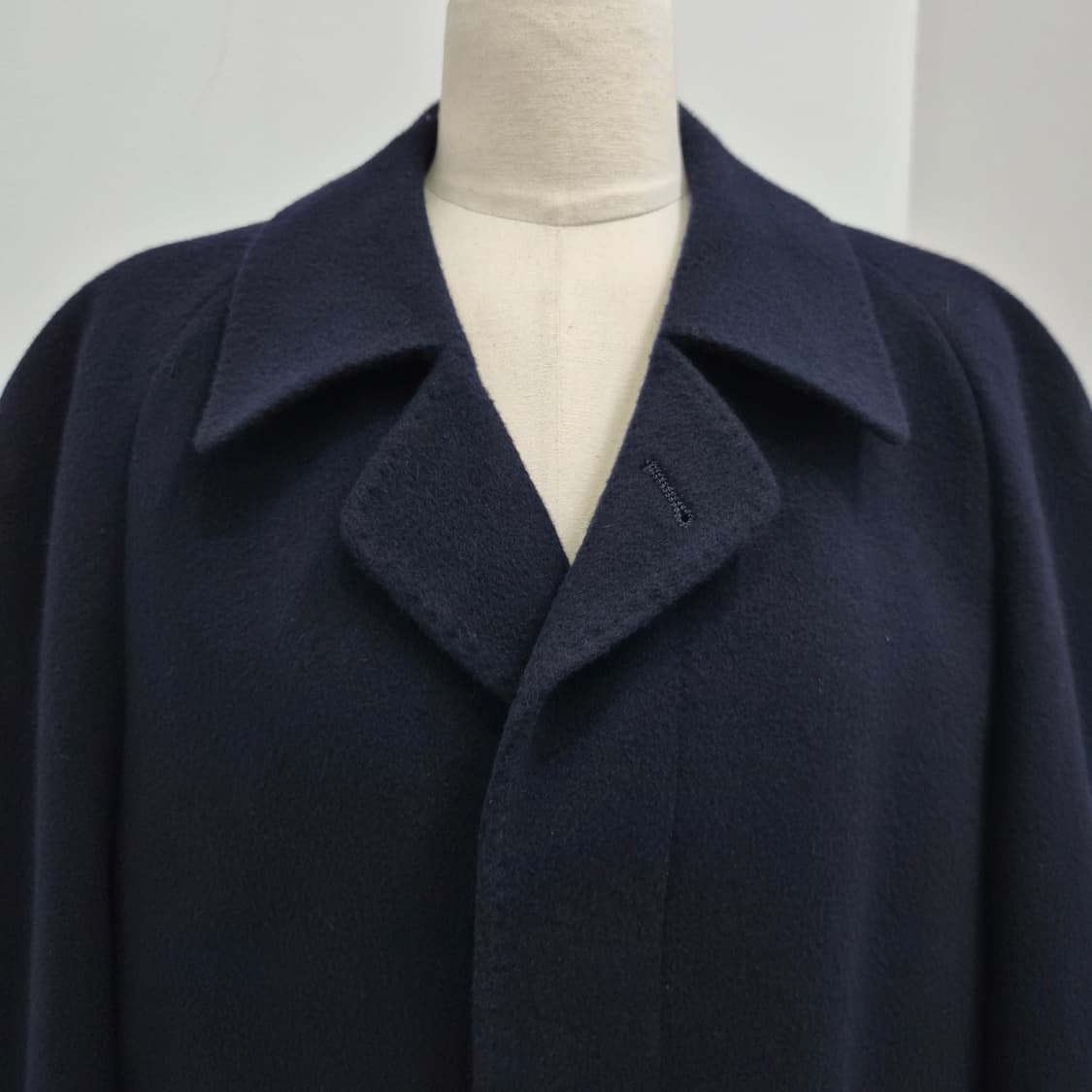 버진울80 캐시미어20 남녀공용 네이비 롱코트  상품이미지4