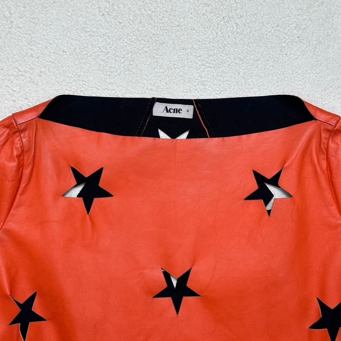 ACNE STUDIOS 레더 스타 컷아웃 파이어 오렌지 탑 85 상품이미지2