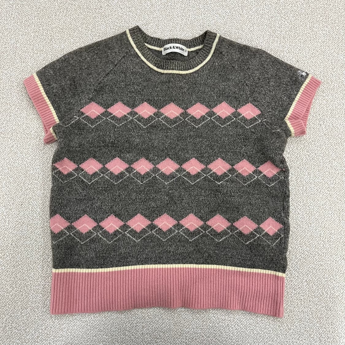 2 블랙앤화이트 여성 울 반팔 니트 0224M 상품이미지1