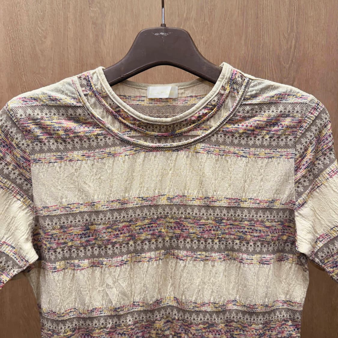 살바토레 페라가모 반팔 니트 티셔츠 멀티 패턴 스트라이프 디테일 베이지 상품이미지4