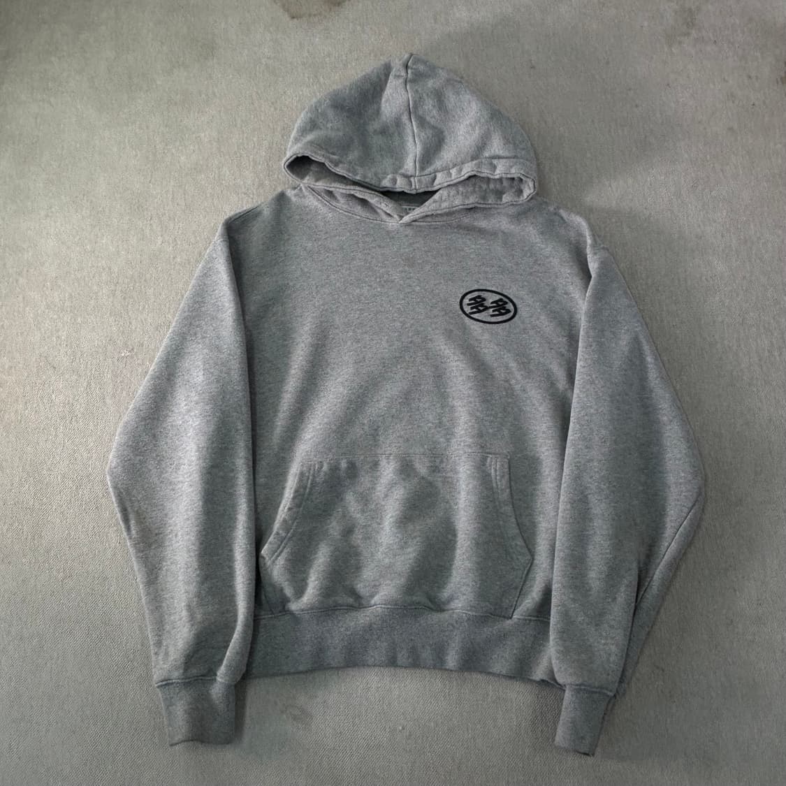 100 다다이즘 로고 그레이 후드티 상품이미지1